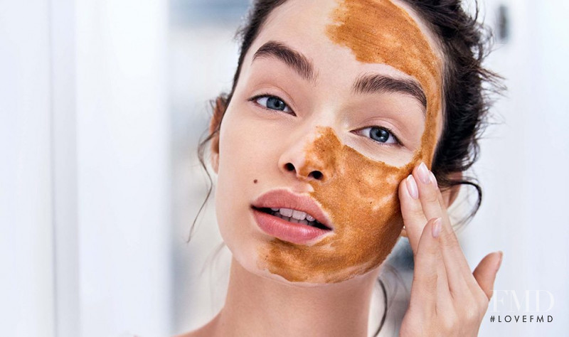 Luma Grothe featured in  the L\'Oreal Paris Smooth Sugar Scrubs advertisement for Spring/Summer 2018