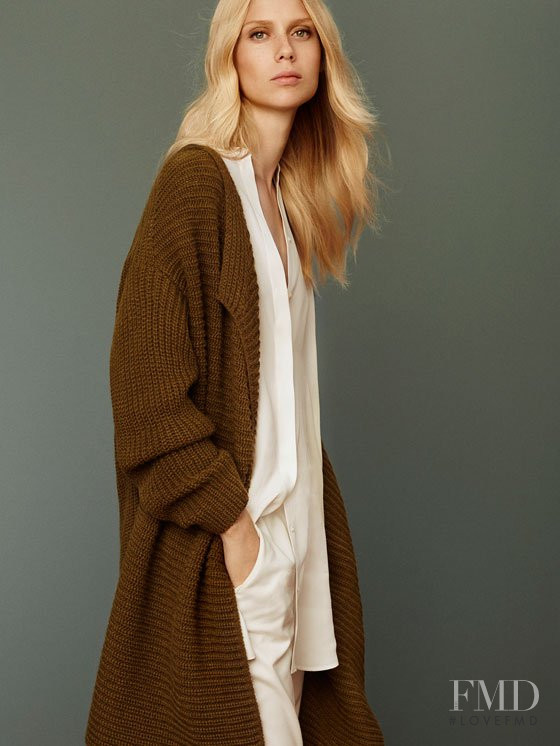 Julie Henderson featured in  the Massimo Dutti Colorblock lookbook for Autumn/Winter 2016