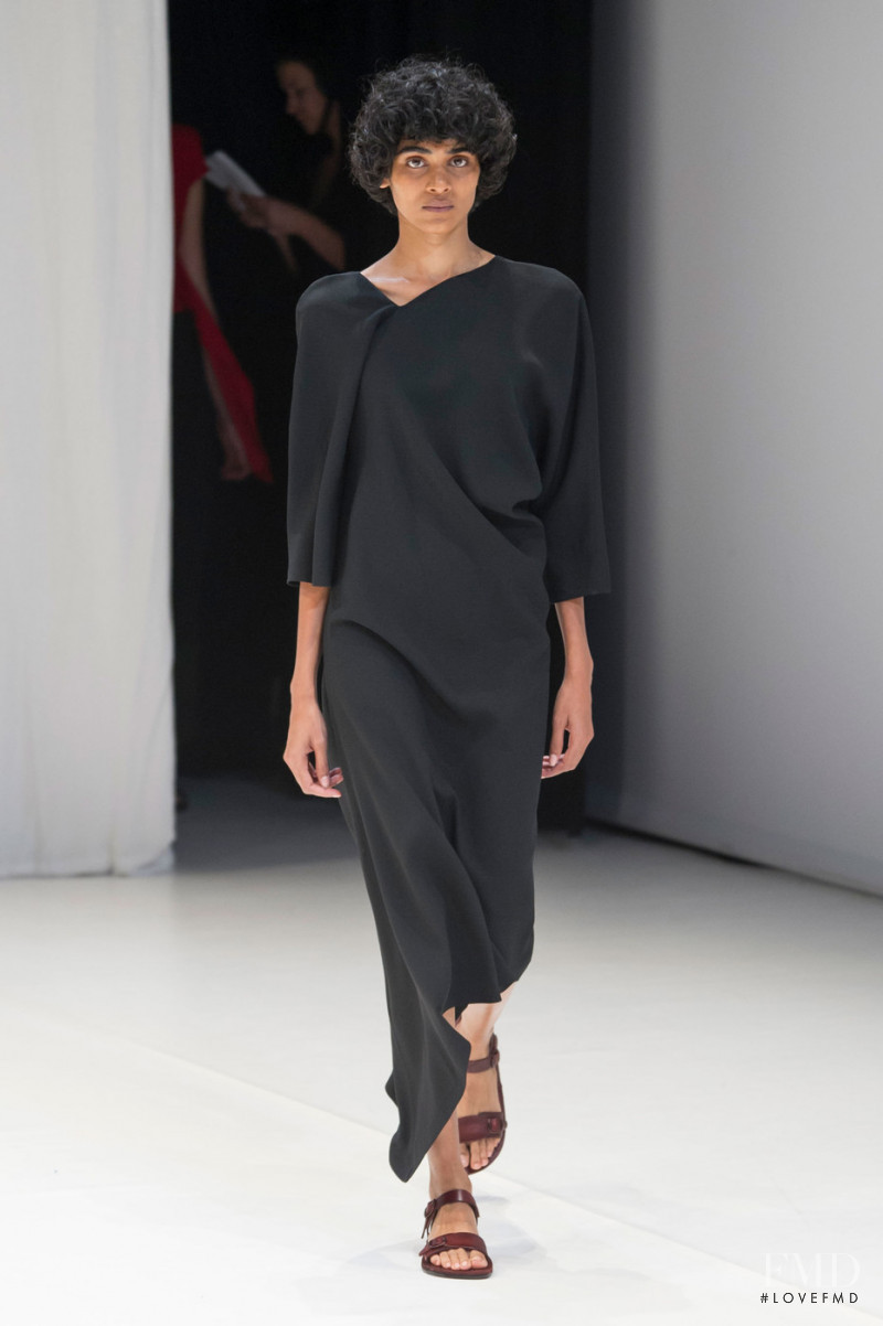 Hussein Chalayan fashion show for Spring/Summer 2018