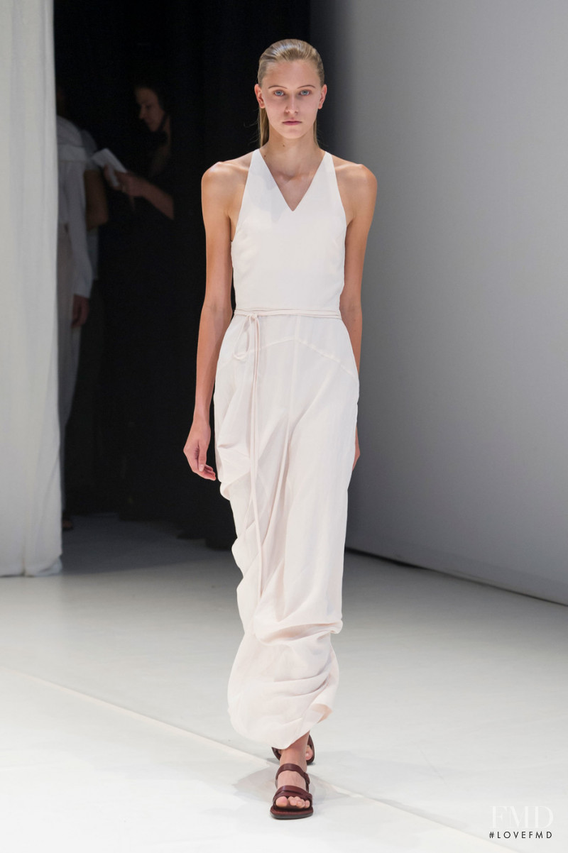Hussein Chalayan fashion show for Spring/Summer 2018