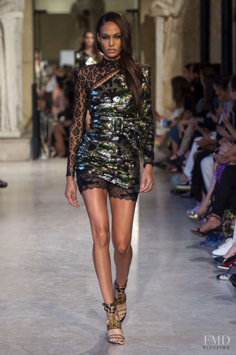 Joan Smalls featured in  the Dundas fashion show for Resort 2019