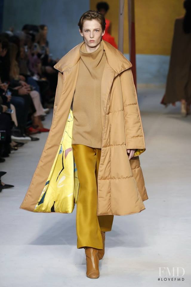 Roksanda Ilincic fashion show for Autumn/Winter 2018