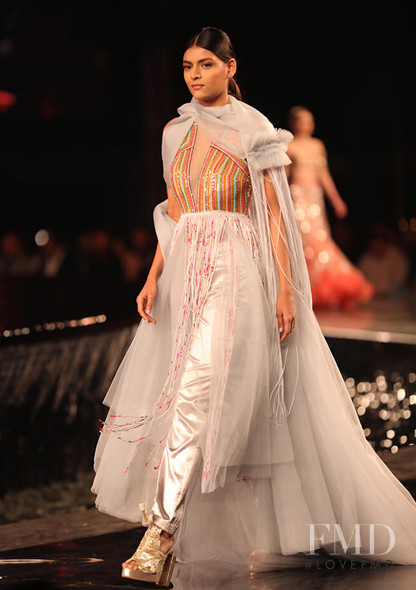 Manish Malhotra Pune fashion show for Summer 2018