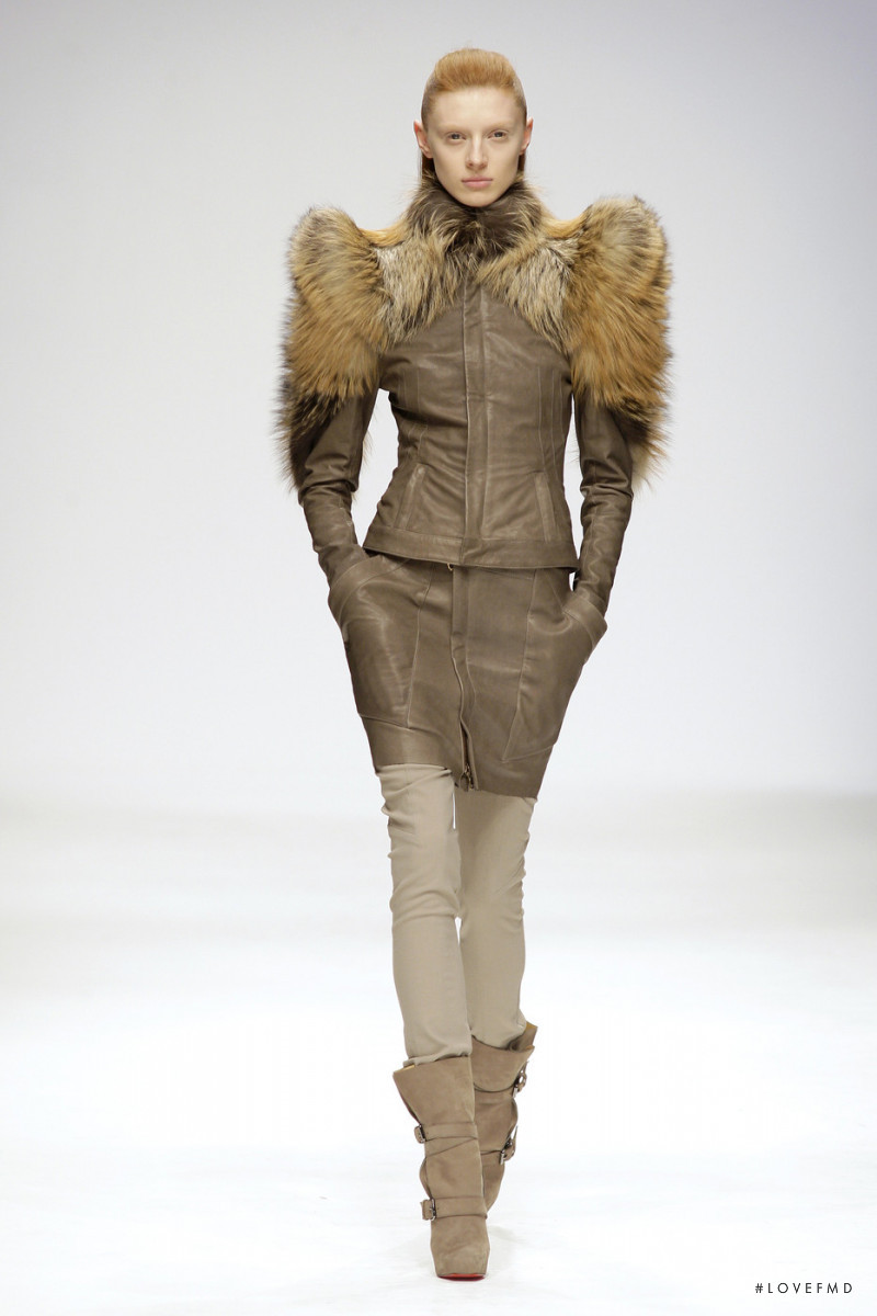 Olga Sherer featured in  the Todd Lynn fashion show for Autumn/Winter 2010
