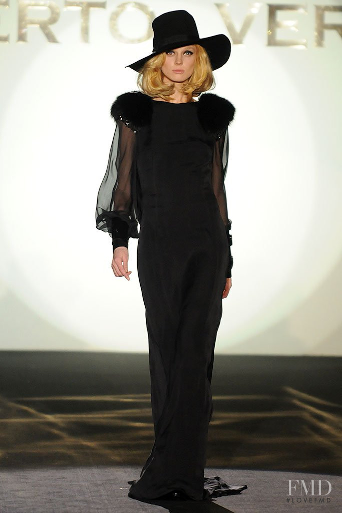 Olga Sherer featured in  the Roberto Verino fashion show for Autumn/Winter 2013