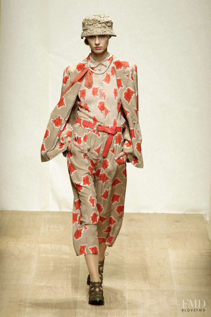 Olga Sherer featured in  the Wunderkind fashion show for Spring/Summer 2009