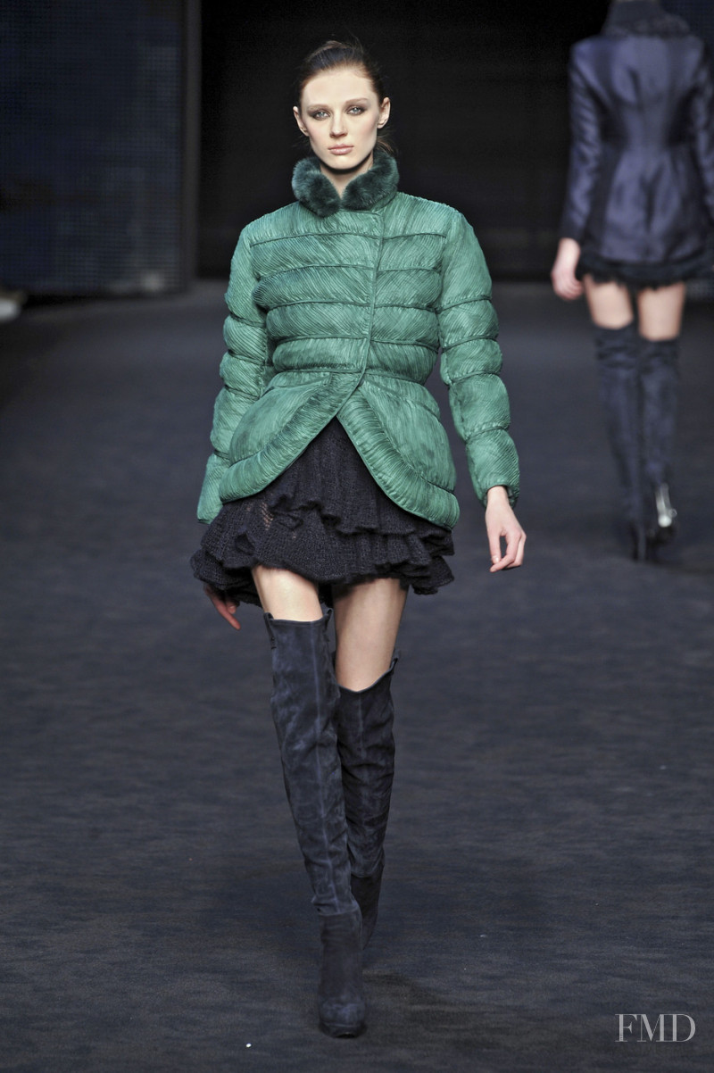 Olga Sherer featured in  the Ermanno Scervino fashion show for Autumn/Winter 2009