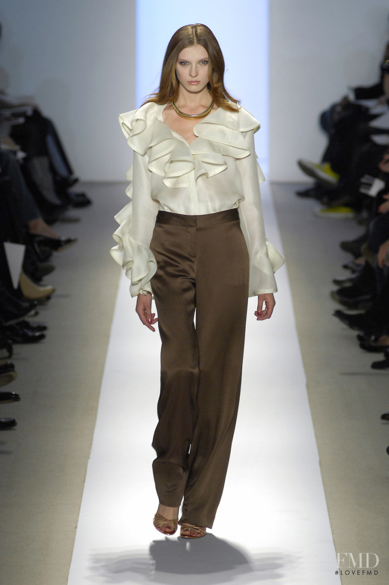 Olga Sherer featured in  the Tuleh fashion show for Autumn/Winter 2008