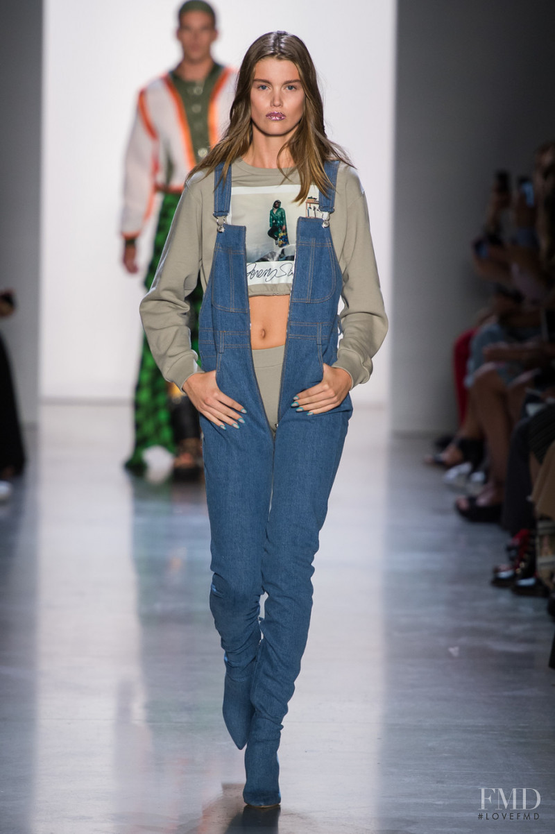 Luna Bijl featured in  the Jeremy Scott fashion show for Spring/Summer 2019