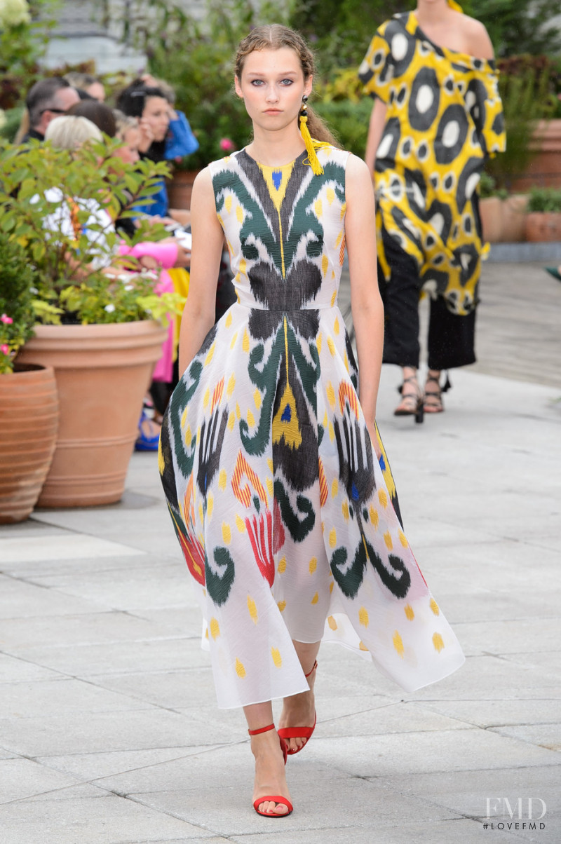 Elien Swalens featured in  the Oscar de la Renta fashion show for Spring/Summer 2019