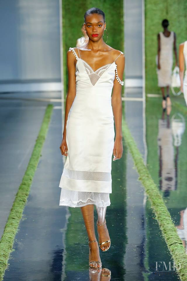 Symone Challenger featured in  the Cushnie Et Ochs fashion show for Spring/Summer 2019