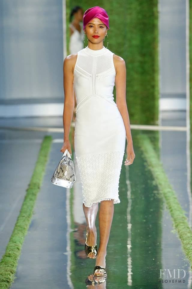 Charlene Almarvez featured in  the Cushnie Et Ochs fashion show for Spring/Summer 2019