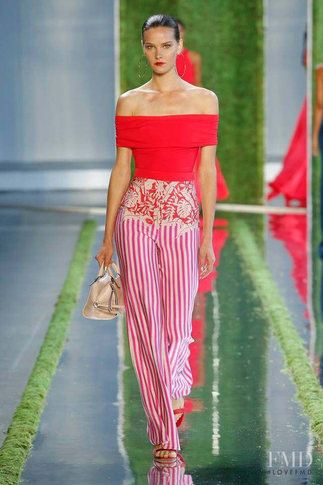 Magdalena Chachlica featured in  the Cushnie Et Ochs fashion show for Spring/Summer 2019