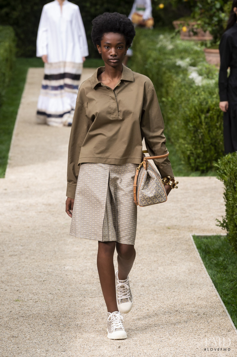 Imari Karanja featured in  the Tory Burch fashion show for Spring/Summer 2019