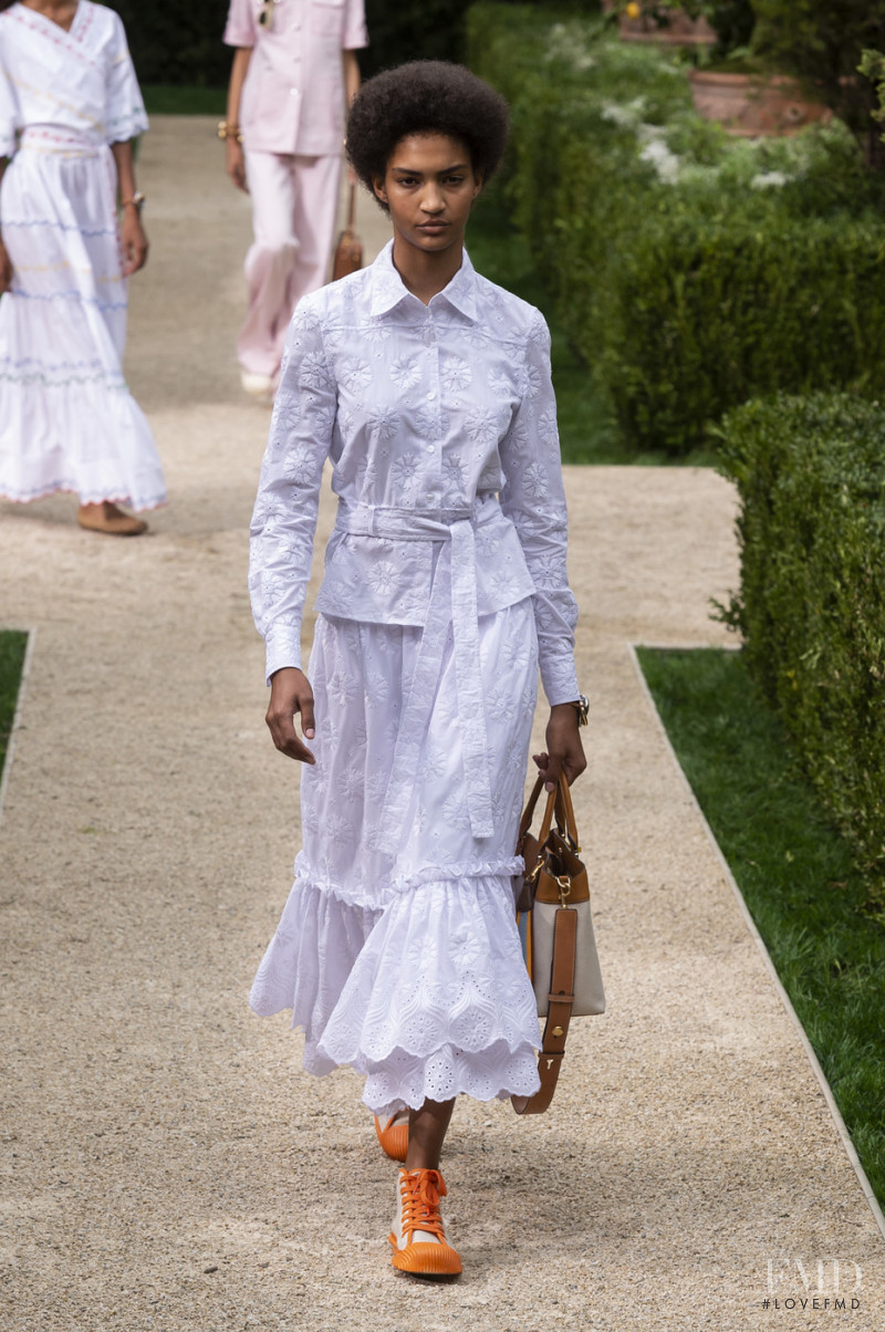 Anyelina Rosa featured in  the Tory Burch fashion show for Spring/Summer 2019