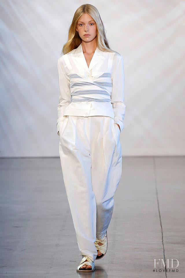 Tes Linnenkoper featured in  the Noon By Noor fashion show for Spring/Summer 2019