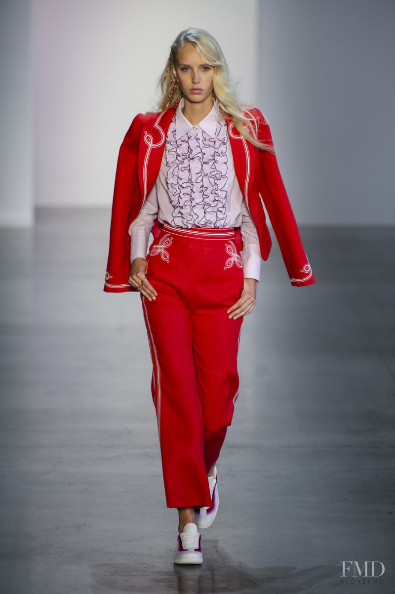 Jessie Bloemendaal featured in  the Zimmermann fashion show for Spring/Summer 2019