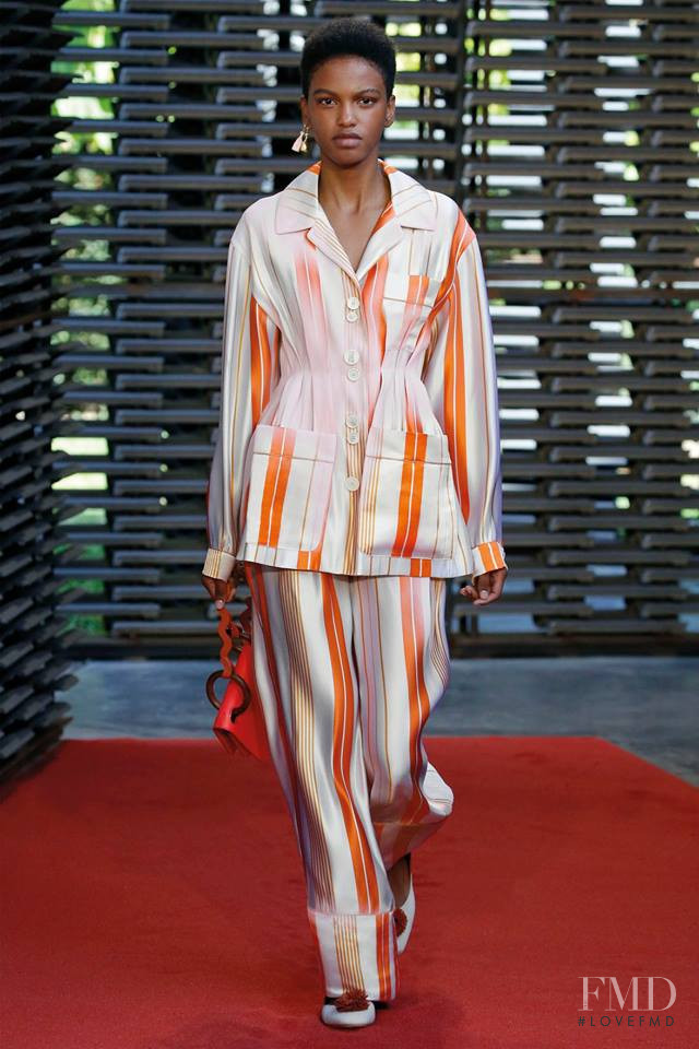 Ana Barbosa featured in  the Roksanda Ilincic fashion show for Spring/Summer 2019