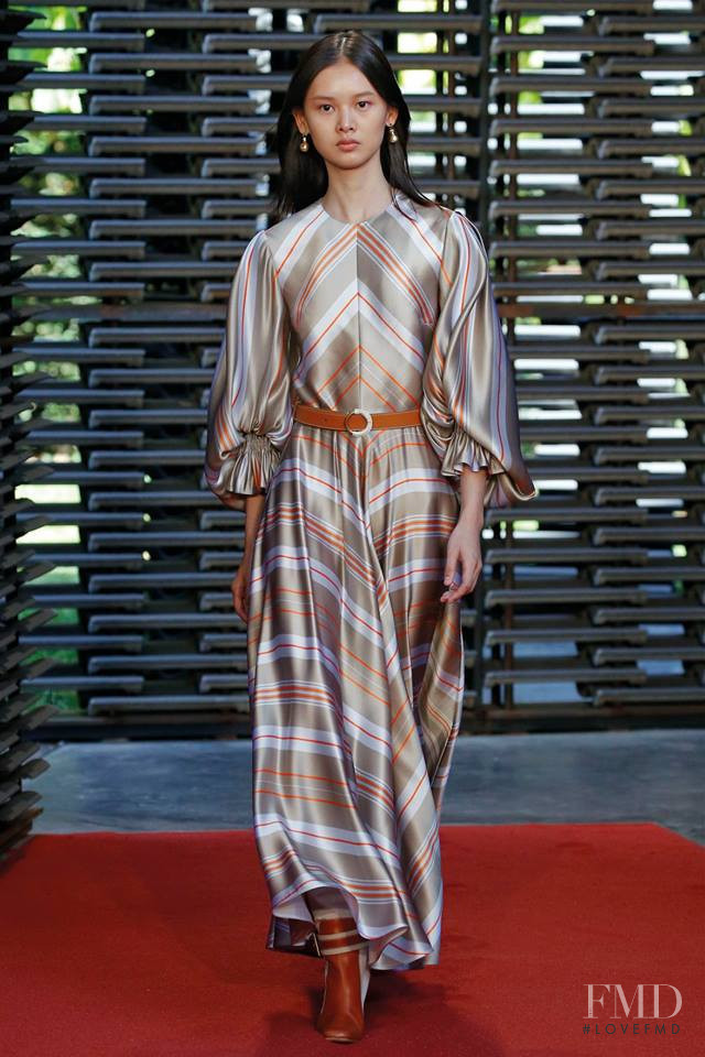 Shu Ping Li featured in  the Roksanda Ilincic fashion show for Spring/Summer 2019