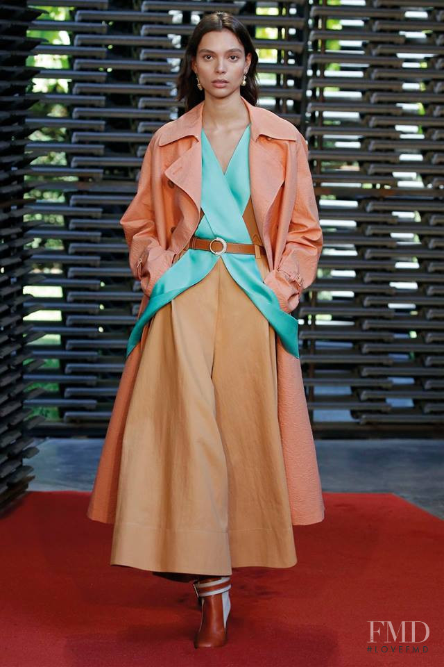 Charlee Fraser featured in  the Roksanda Ilincic fashion show for Spring/Summer 2019