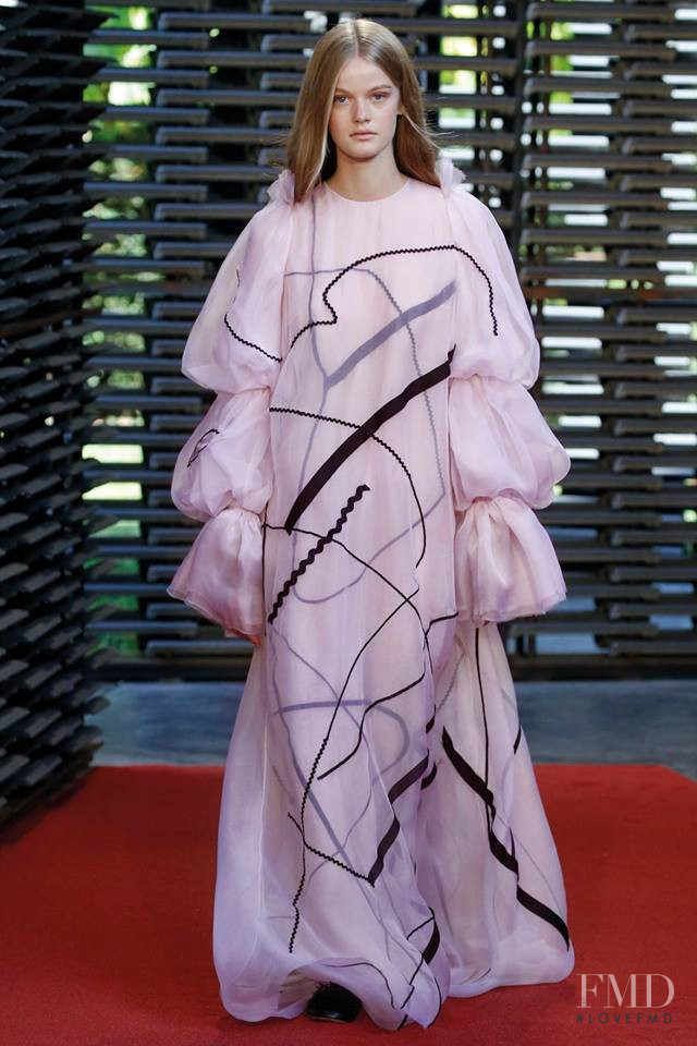 Laura Rose featured in  the Roksanda Ilincic fashion show for Spring/Summer 2019