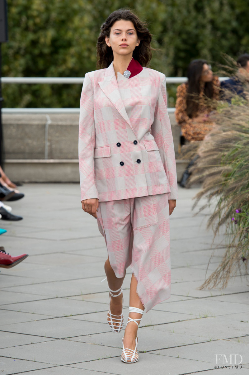 Georgia Fowler featured in  the Roland Mouret fashion show for Spring/Summer 2019