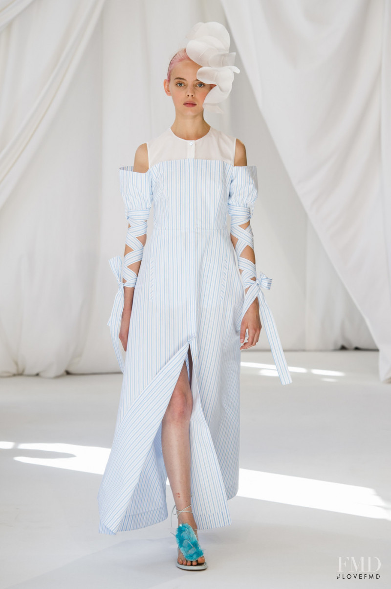 Mariana Zaragoza featured in  the Delpozo fashion show for Spring/Summer 2019