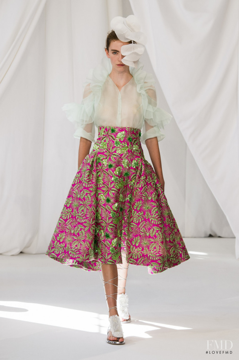 Isabella  Molloy featured in  the Delpozo fashion show for Spring/Summer 2019