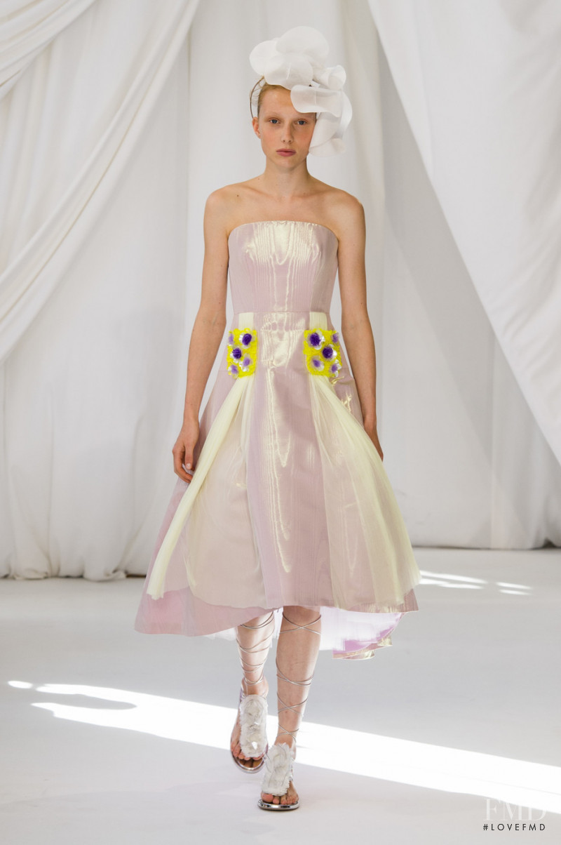 Demy de Vries featured in  the Delpozo fashion show for Spring/Summer 2019