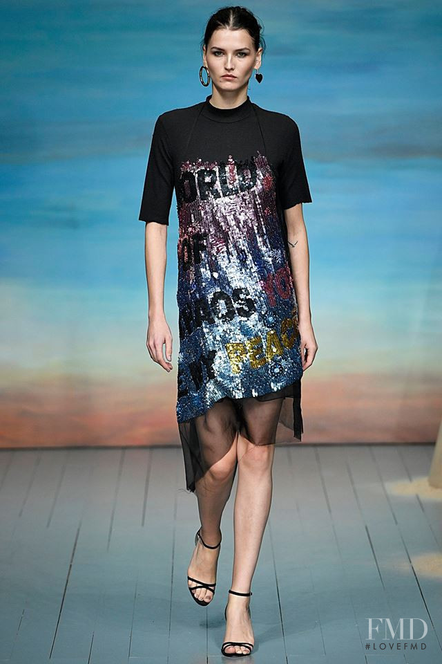 Katlin Aas featured in  the Roberta Einer fashion show for Spring/Summer 2019