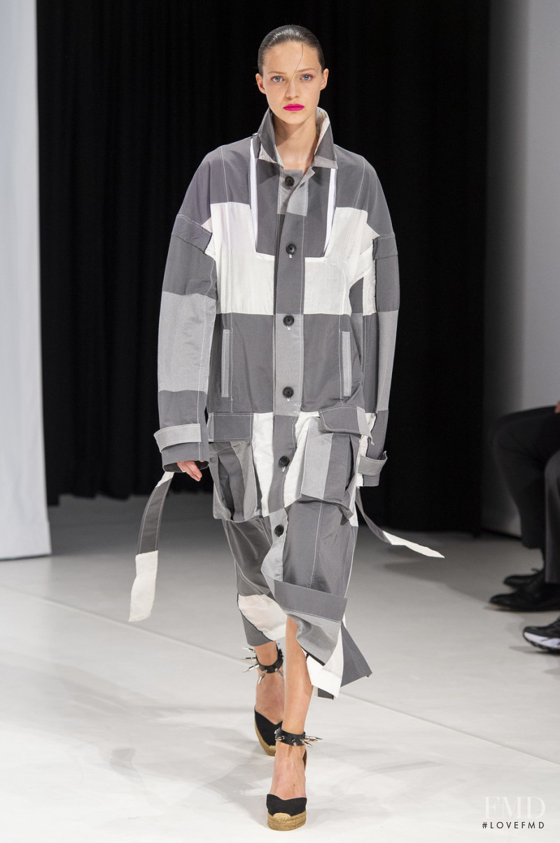 Anniek Verfaille featured in  the Hussein Chalayan fashion show for Spring/Summer 2019