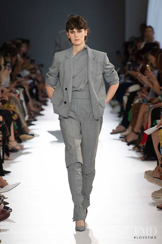 Jamily Meurer Wernke featured in  the Max Mara fashion show for Spring/Summer 2019