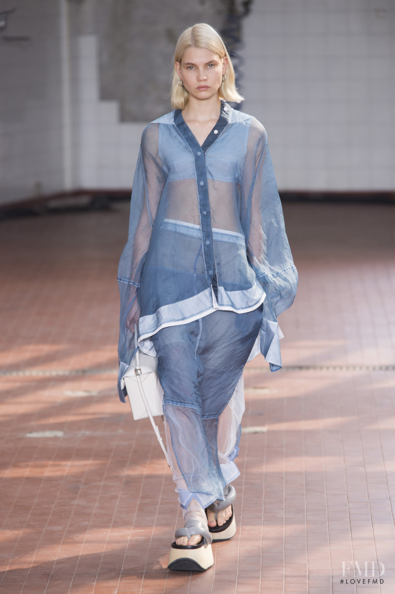 Natasha Surkova featured in  the Jil Sander fashion show for Spring/Summer 2019