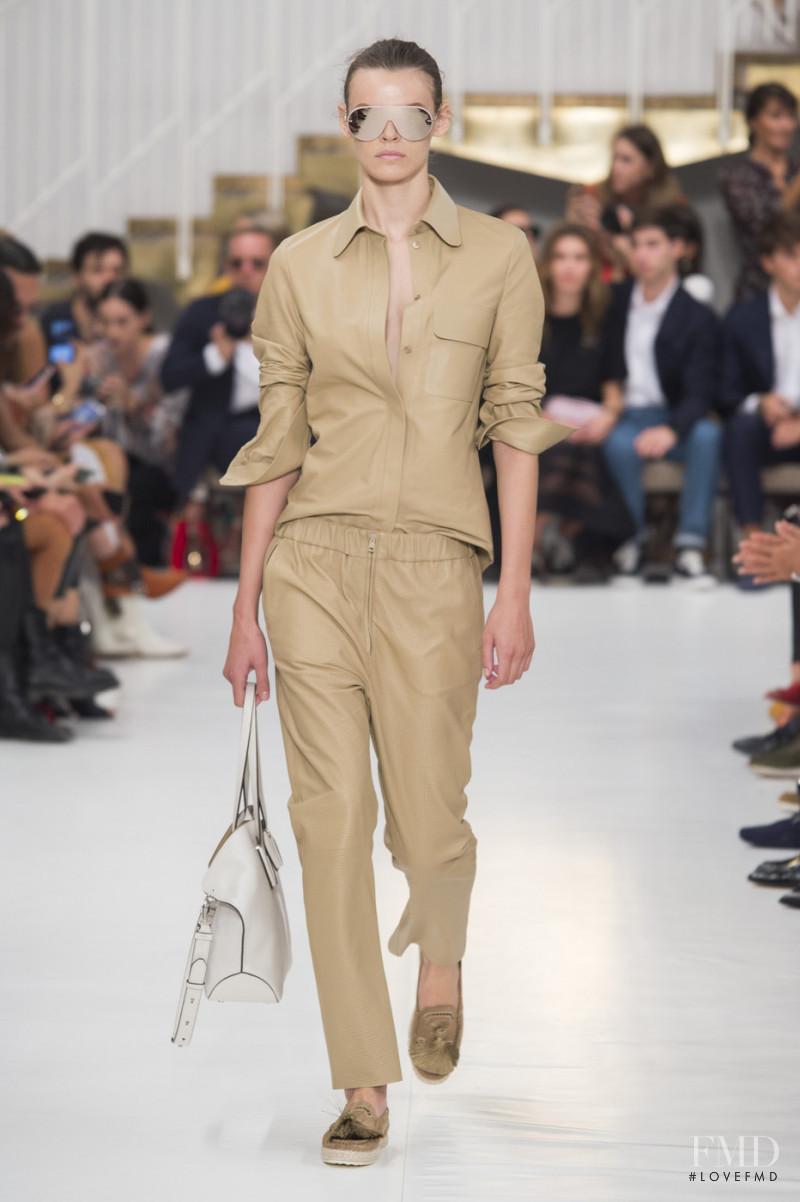 Cara Taylor featured in  the Tod\'s fashion show for Spring/Summer 2019