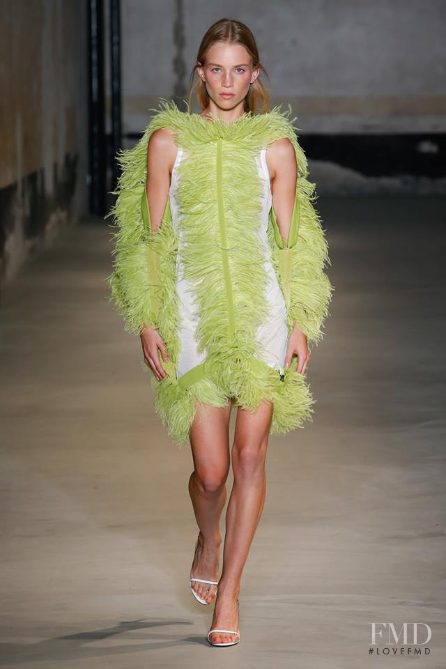 Rebecca Leigh Longendyke featured in  the N° 21 fashion show for Spring/Summer 2019