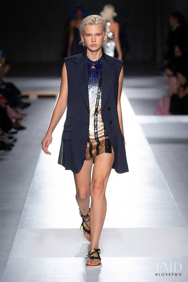 Jana Julius featured in  the Sportmax fashion show for Spring/Summer 2019