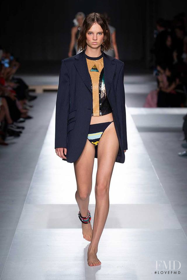Giselle Norman featured in  the Sportmax fashion show for Spring/Summer 2019