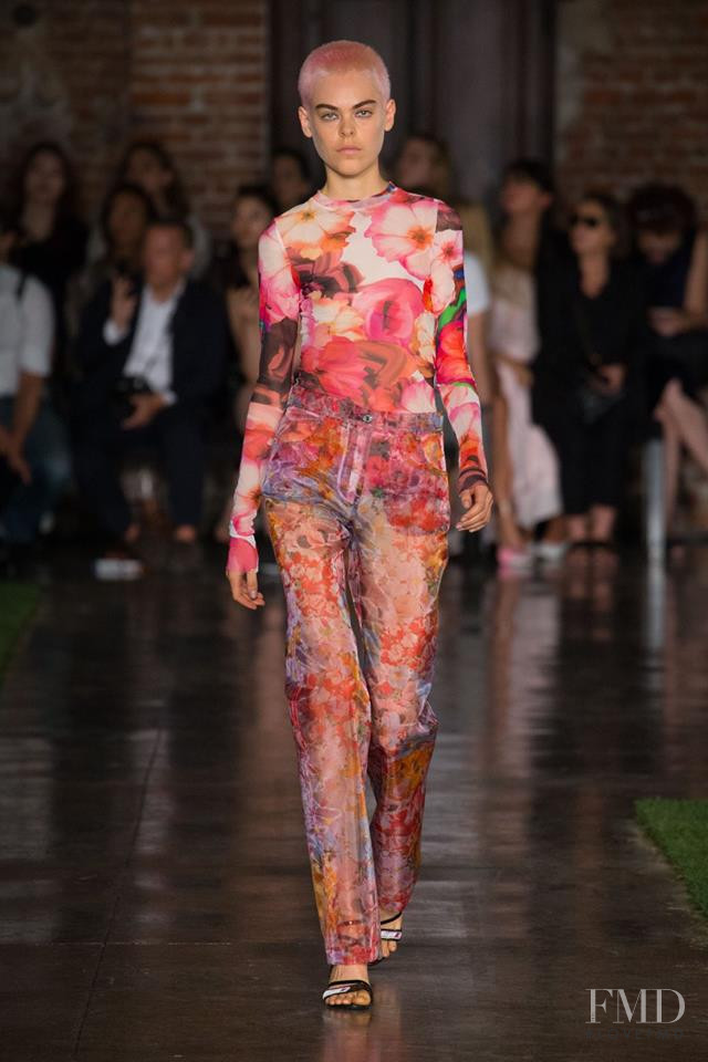 Anna Rubin featured in  the MSGM fashion show for Spring/Summer 2019