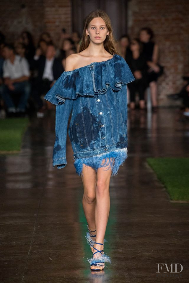 Tani Birkin featured in  the MSGM fashion show for Spring/Summer 2019