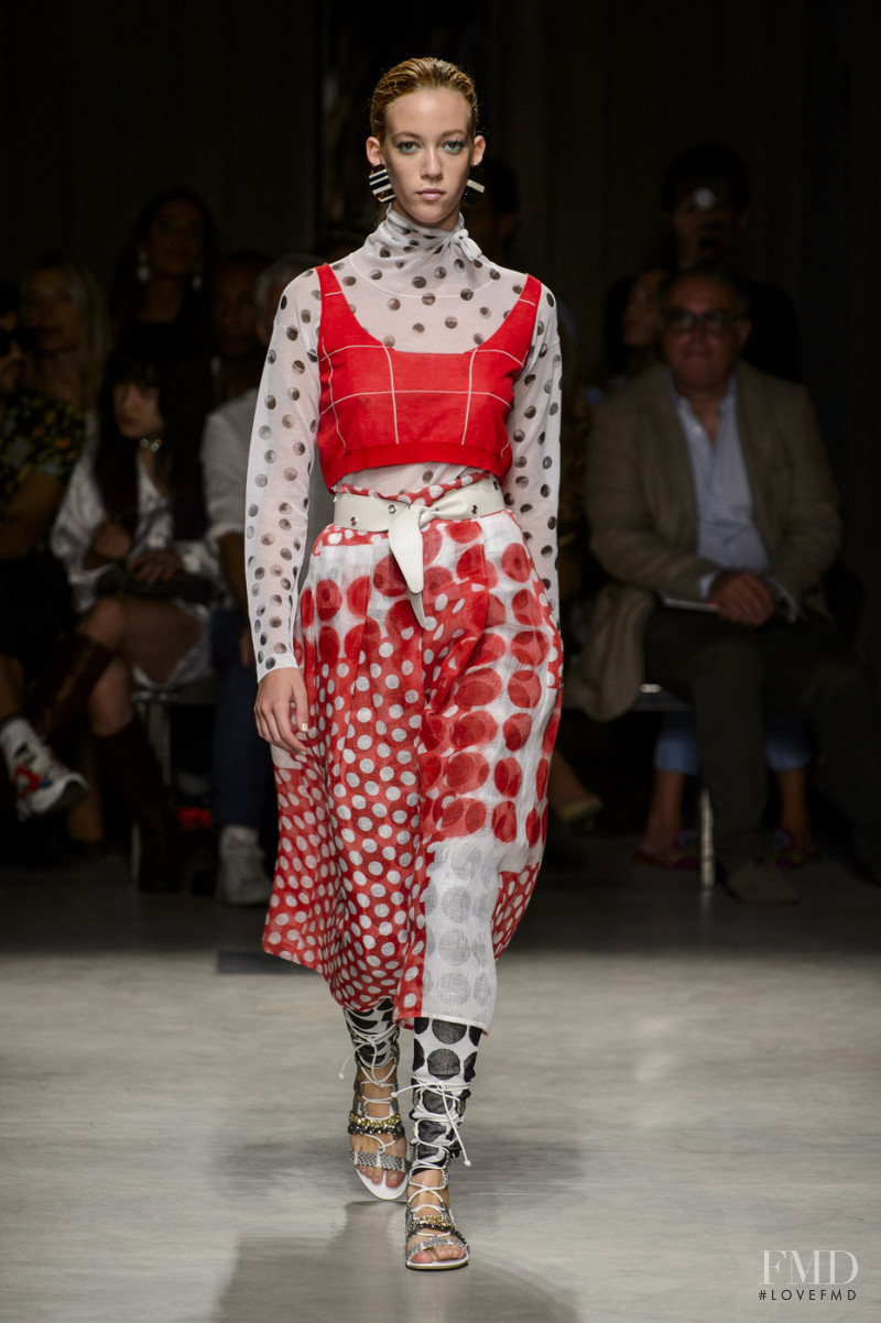 Lara Biroli featured in  the Cividini fashion show for Spring/Summer 2019