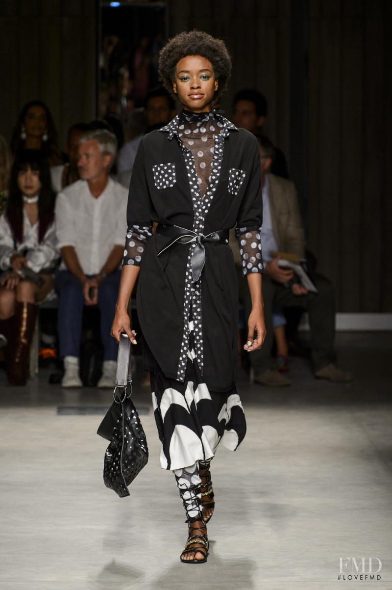Anne Barreto featured in  the Cividini fashion show for Spring/Summer 2019
