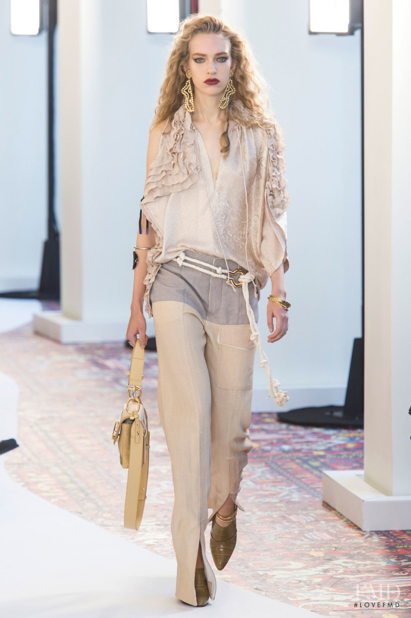 Sara Kemper featured in  the Chloe fashion show for Spring/Summer 2019