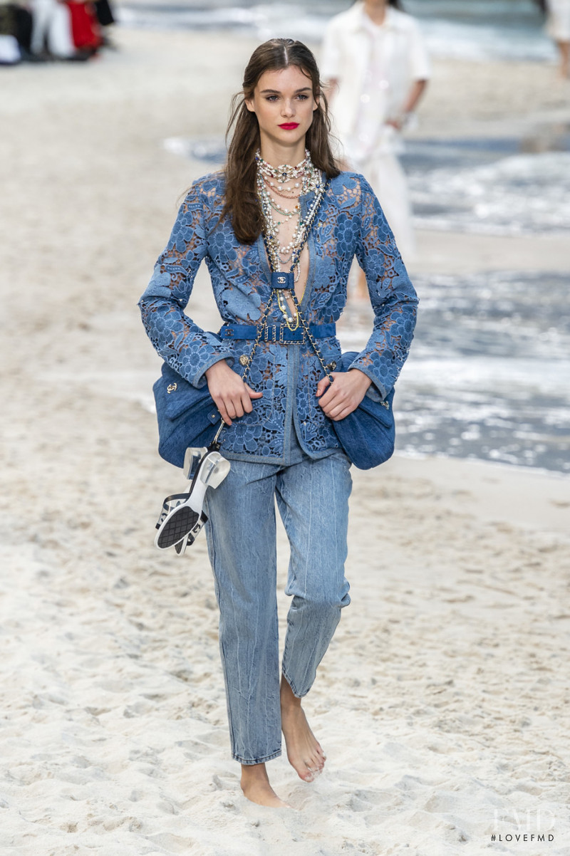 Sara Dijkink featured in  the Chanel fashion show for Spring/Summer 2019