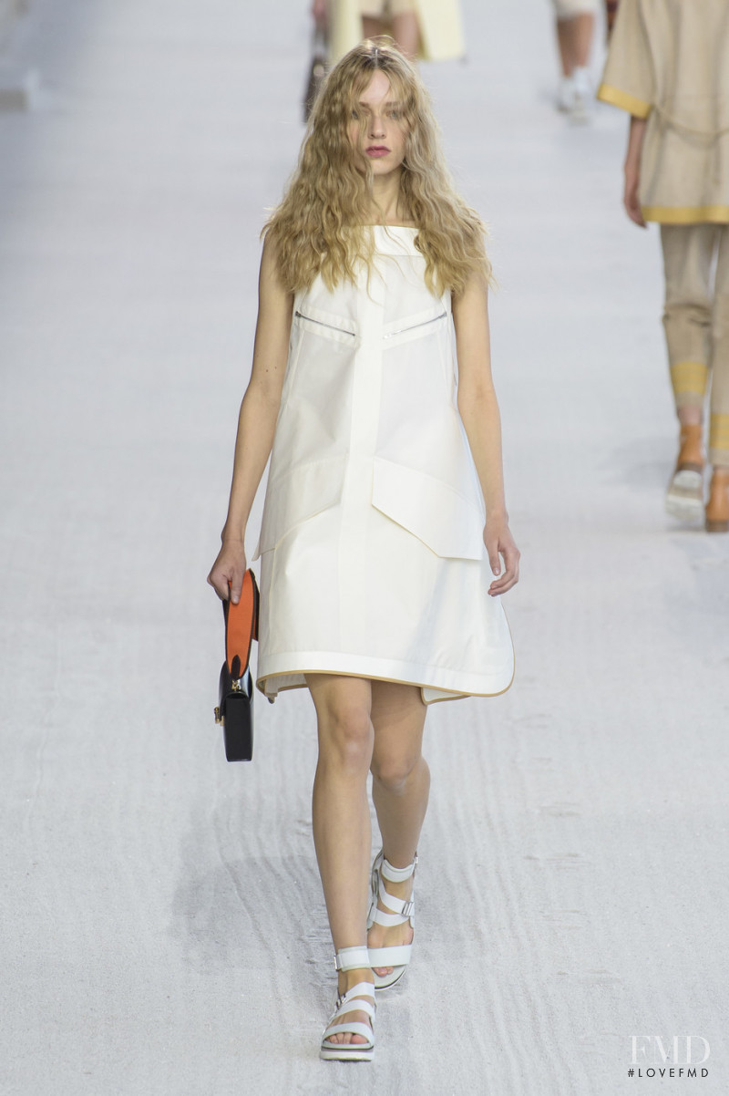 Sara Kemper featured in  the Hermès fashion show for Spring/Summer 2019