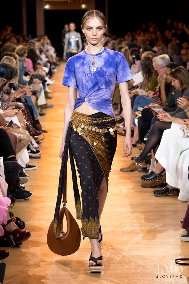 Fran Summers featured in  the Paco Rabanne fashion show for Spring/Summer 2019