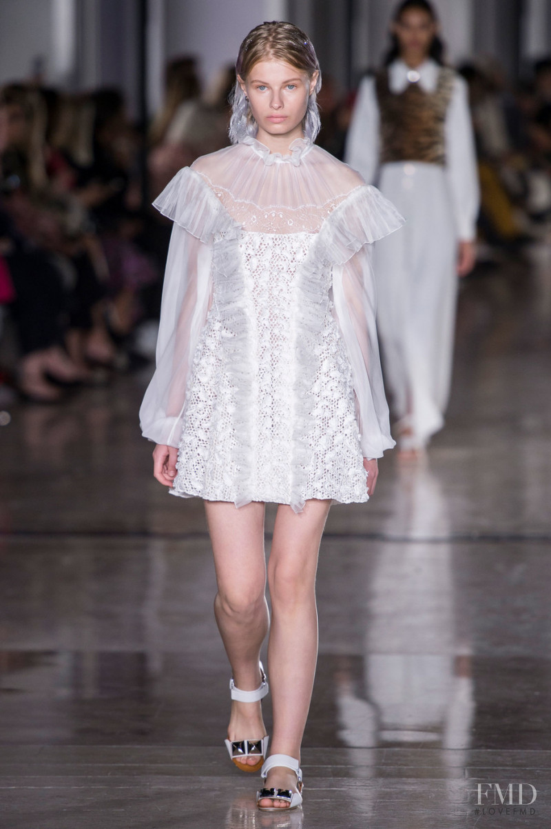 Hanna Kamelina featured in  the Giambattista Valli fashion show for Spring/Summer 2019