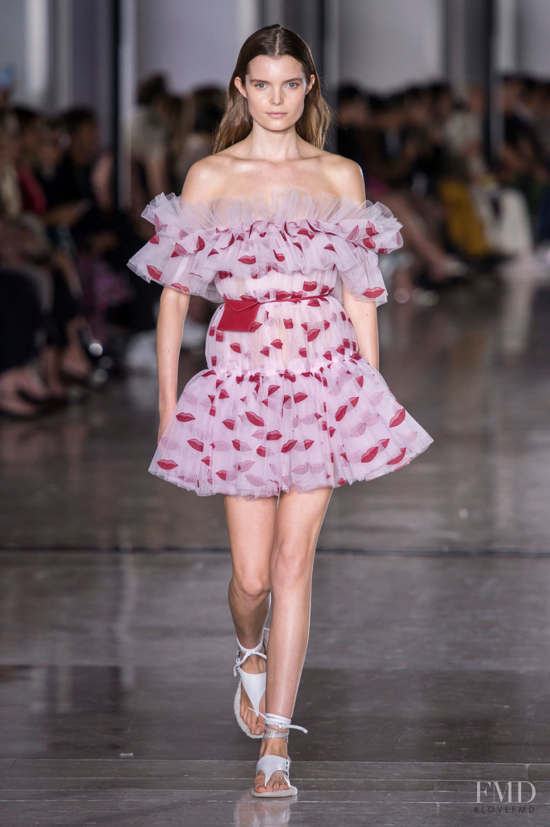 Michelle van Bijnen featured in  the Giambattista Valli fashion show for Spring/Summer 2019
