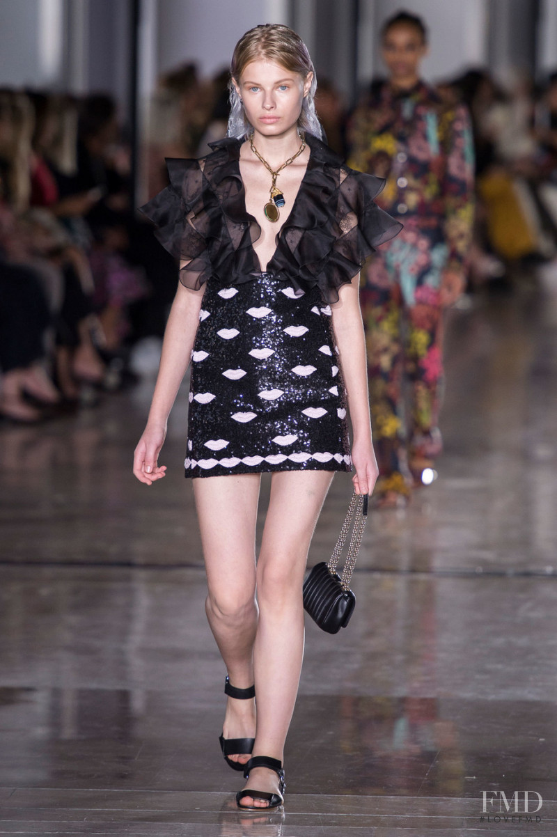 Hanna Kamelina featured in  the Giambattista Valli fashion show for Spring/Summer 2019