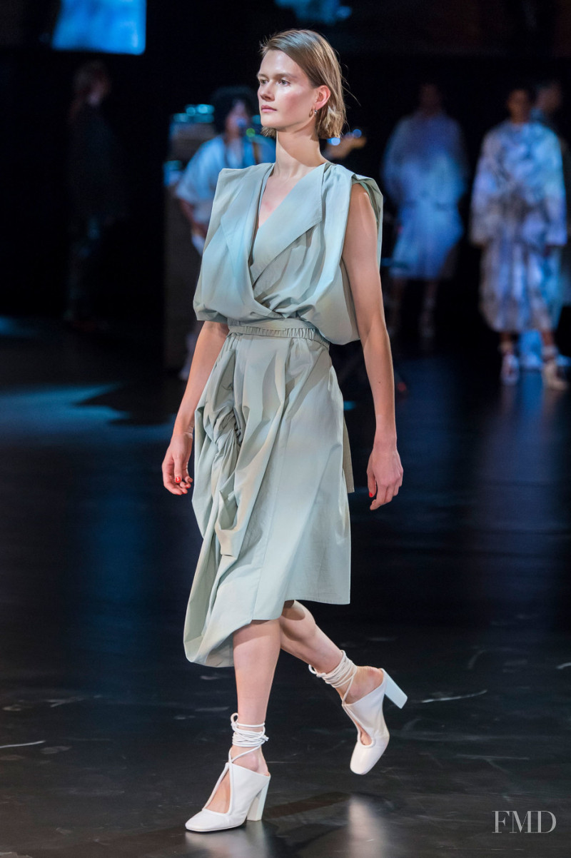 Daniela Kocianova featured in  the Christophe Lemaire fashion show for Spring/Summer 2019