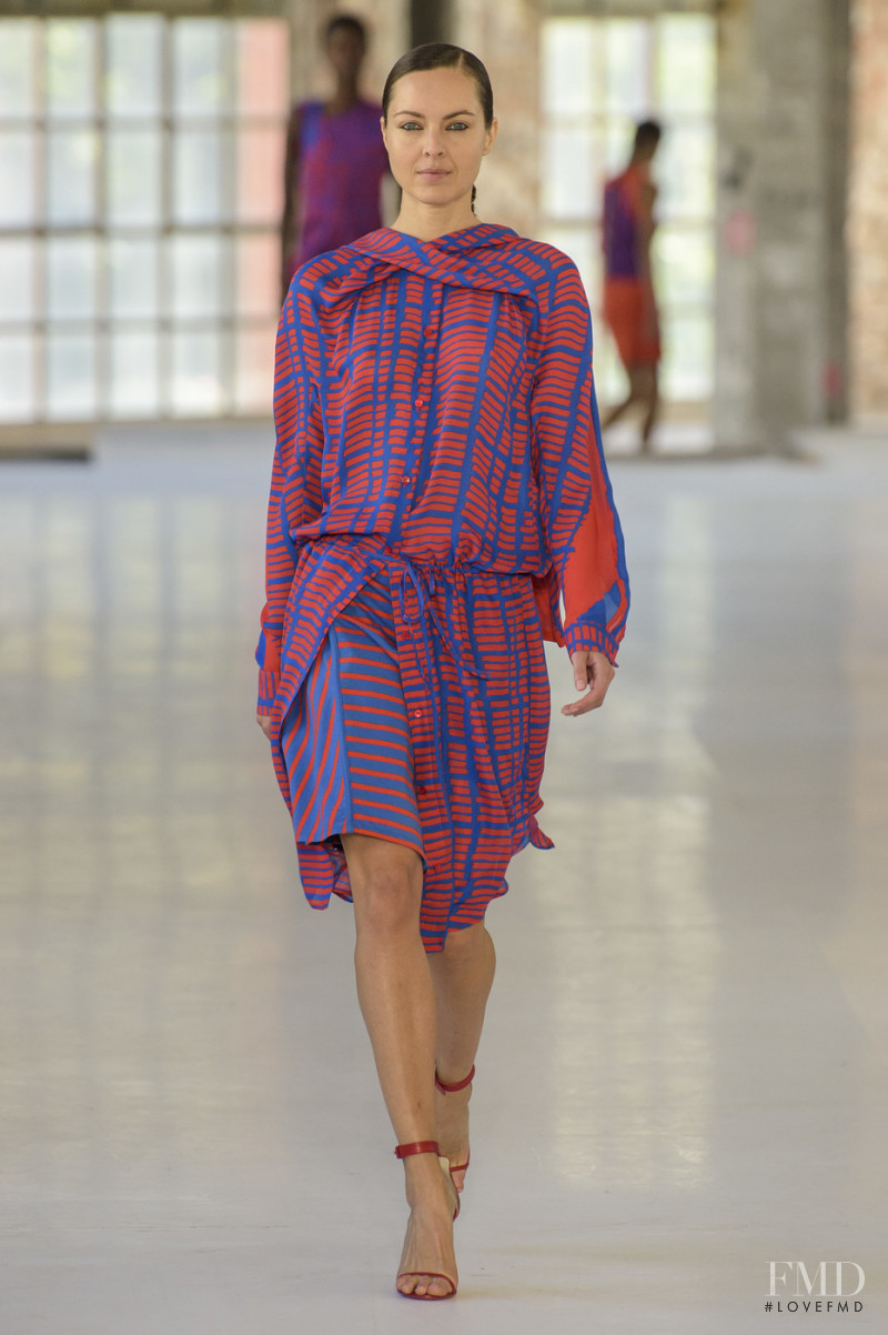 Anna Dabek featured in  the Atlein fashion show for Spring/Summer 2019